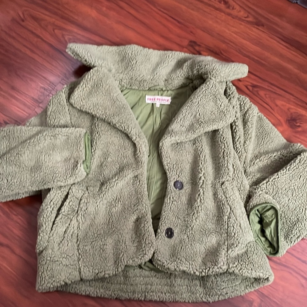 New woman’s Free People sherpa jacket Oversized button up sz medium pistachio